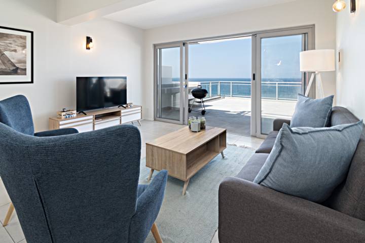 Pebble Beach 20 Lounge
